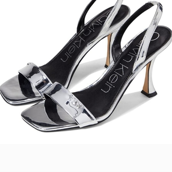 Sandals - Picture 2 of 6